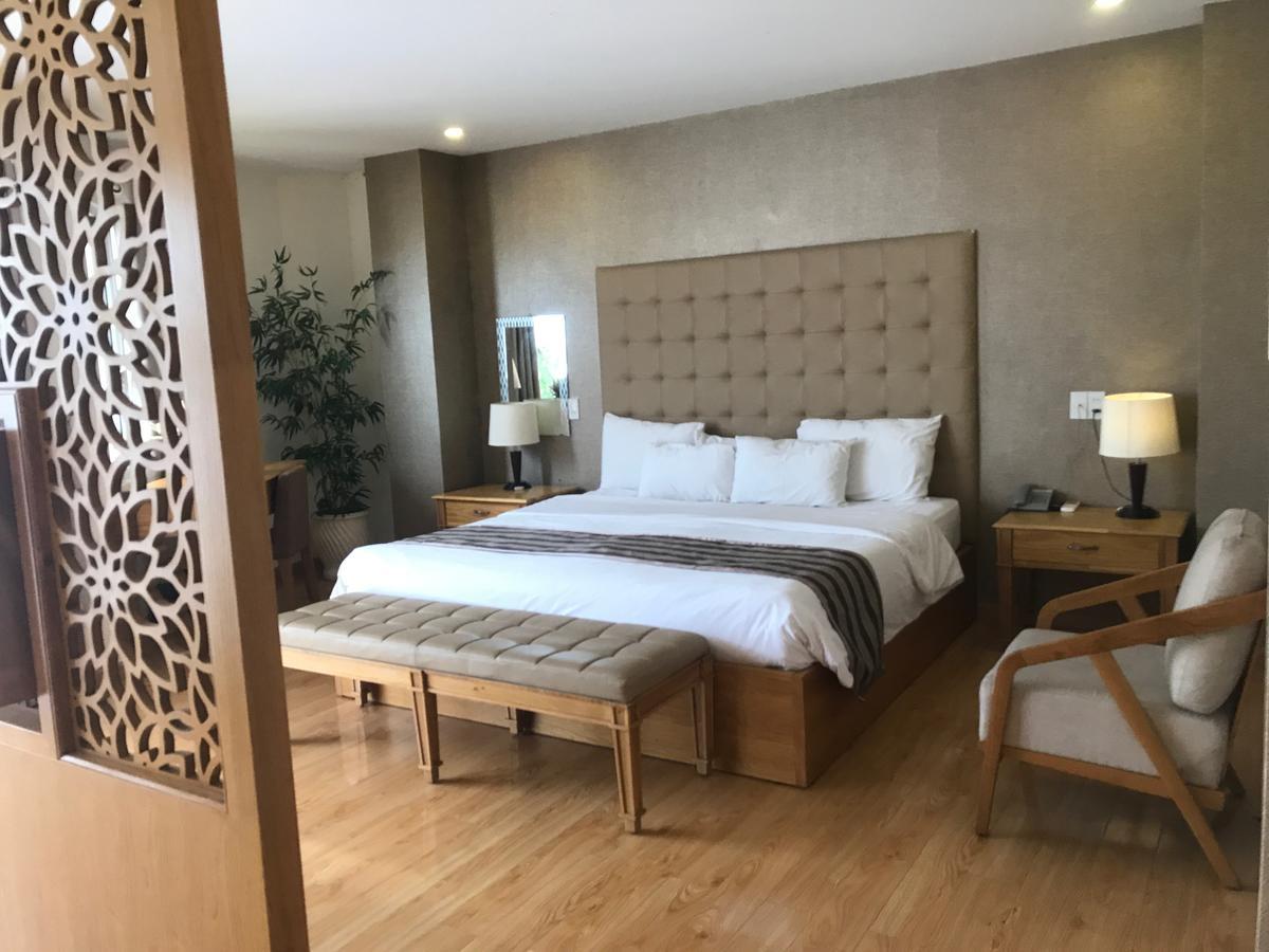Elegant Hotel Плей Ку Екстериор снимка